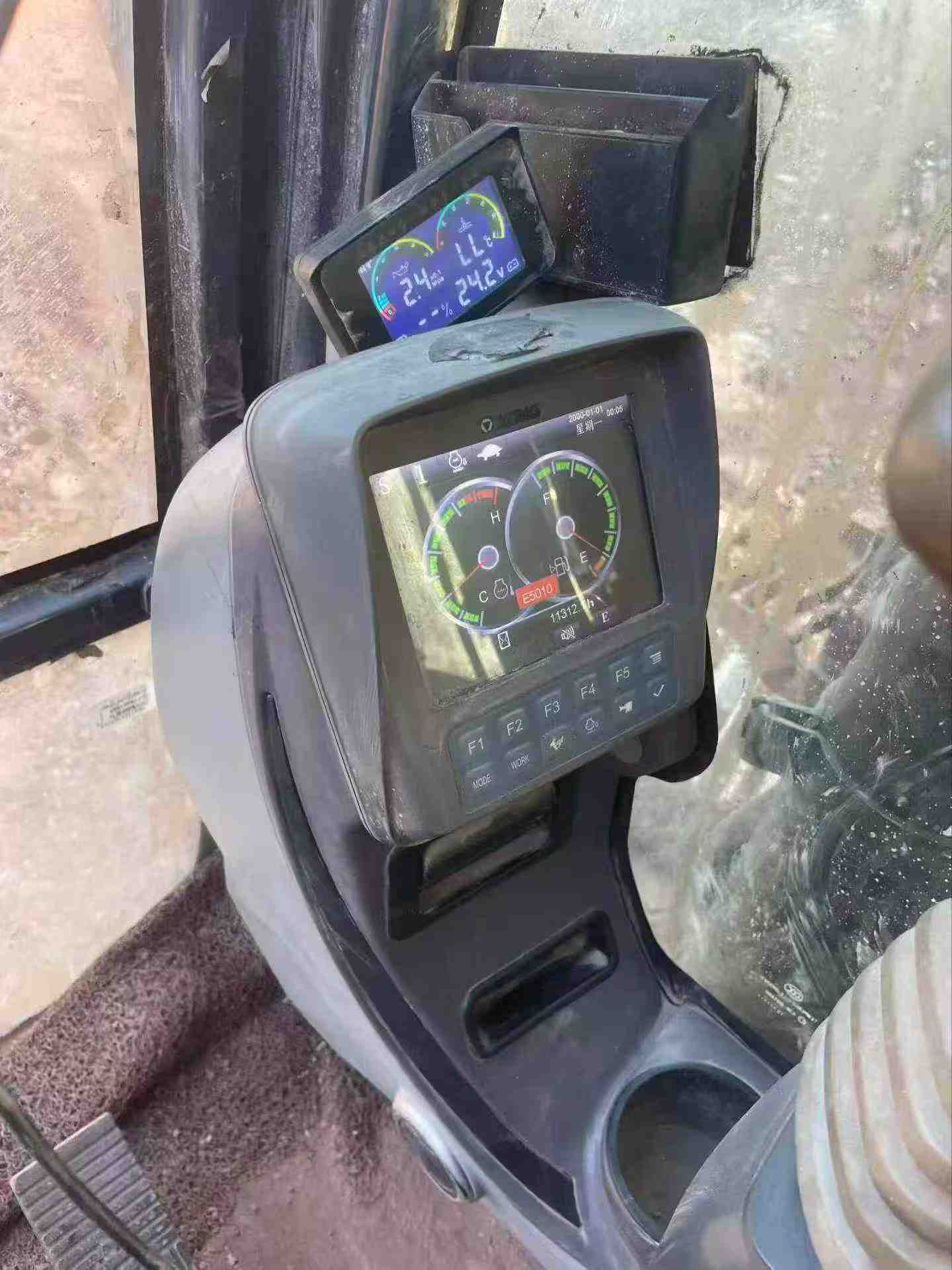 Buy XCMG XE135B Used Excavator / 4