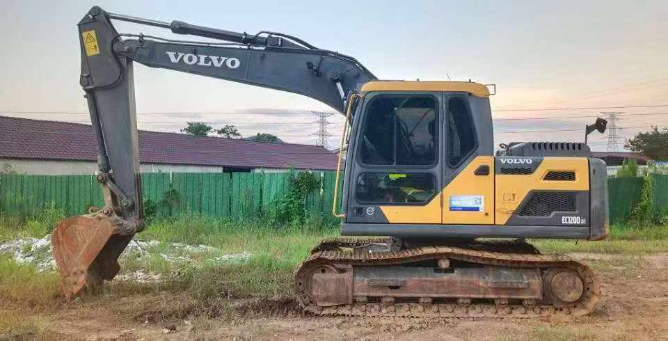Buy Volvo L120E Used Excavator / 6