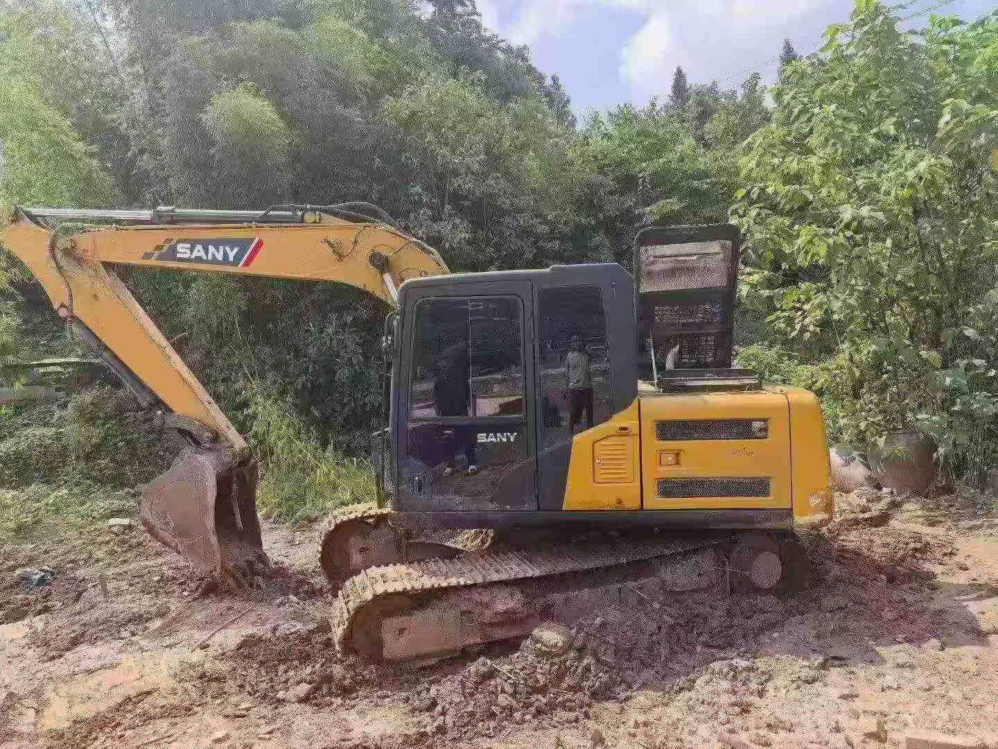 Buy Sany SY135 Used Excavator / 8