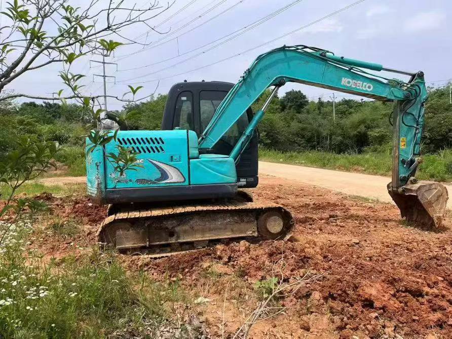 Buy Kobelco SK75 Used Excavator / 3