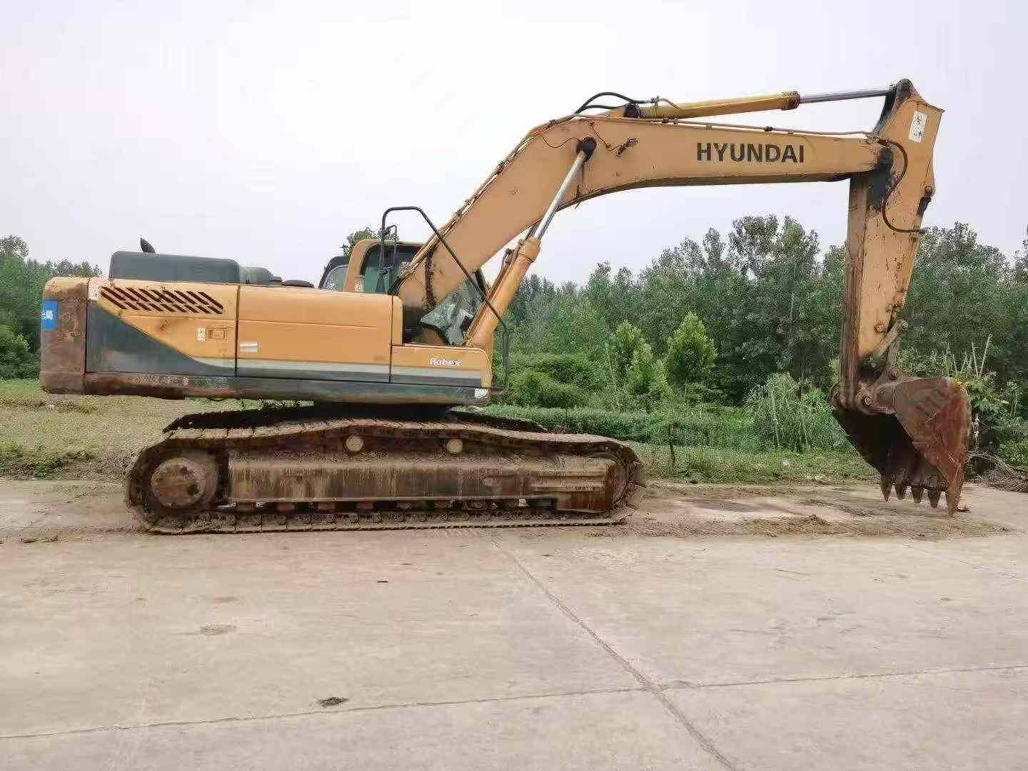 Buy Hyundai R305LVS Used Excavator / 3