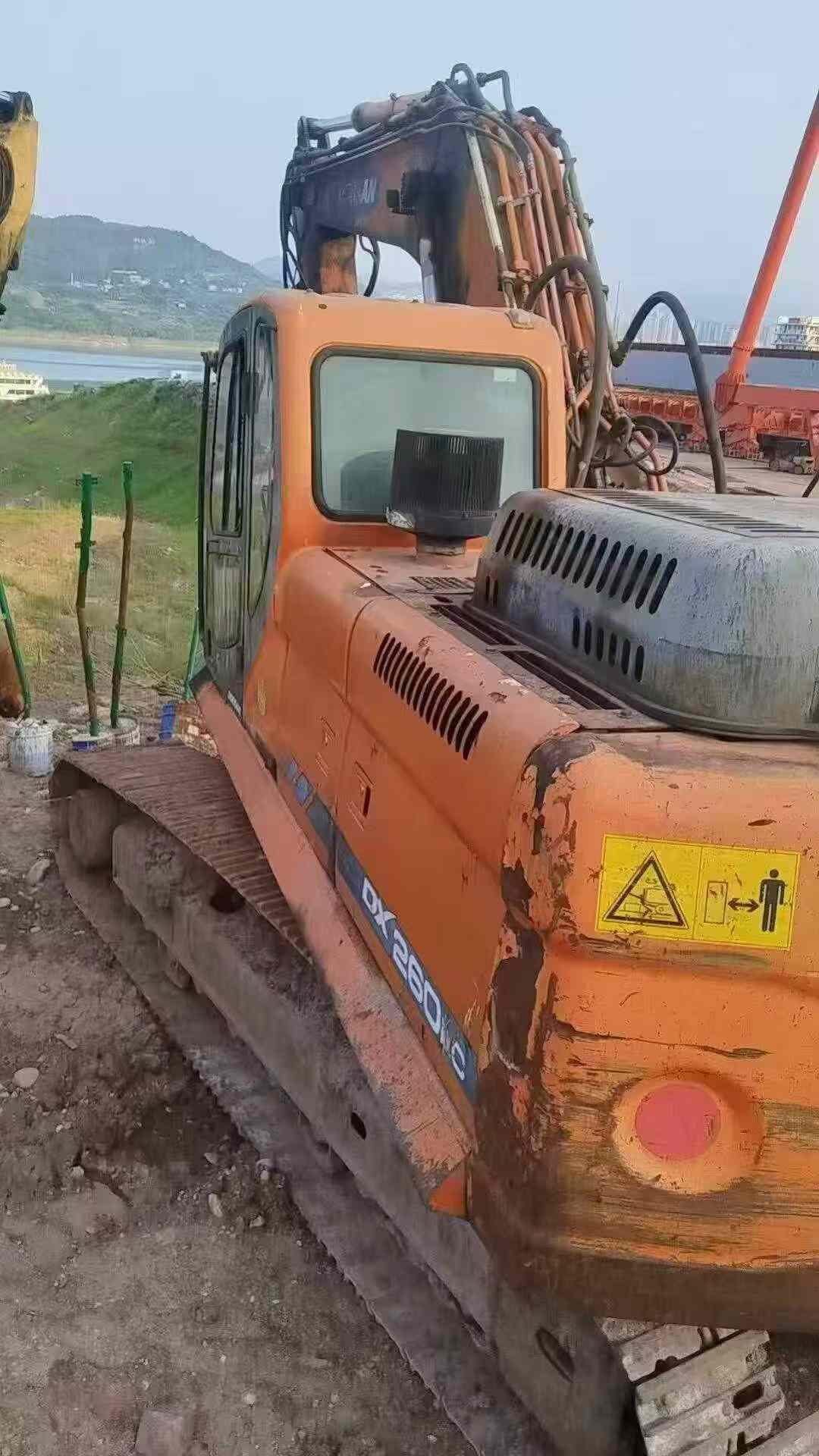 Buy Doosan DX260LC Used Excavator / 4