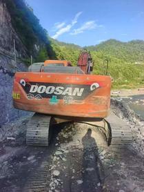 Buy Doosan DH220 Used Excavator / 2 Buy Doosan DH220 Used Excavator / 2