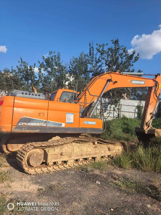Buy Doosan DH220-3 Used Excavator / 1
