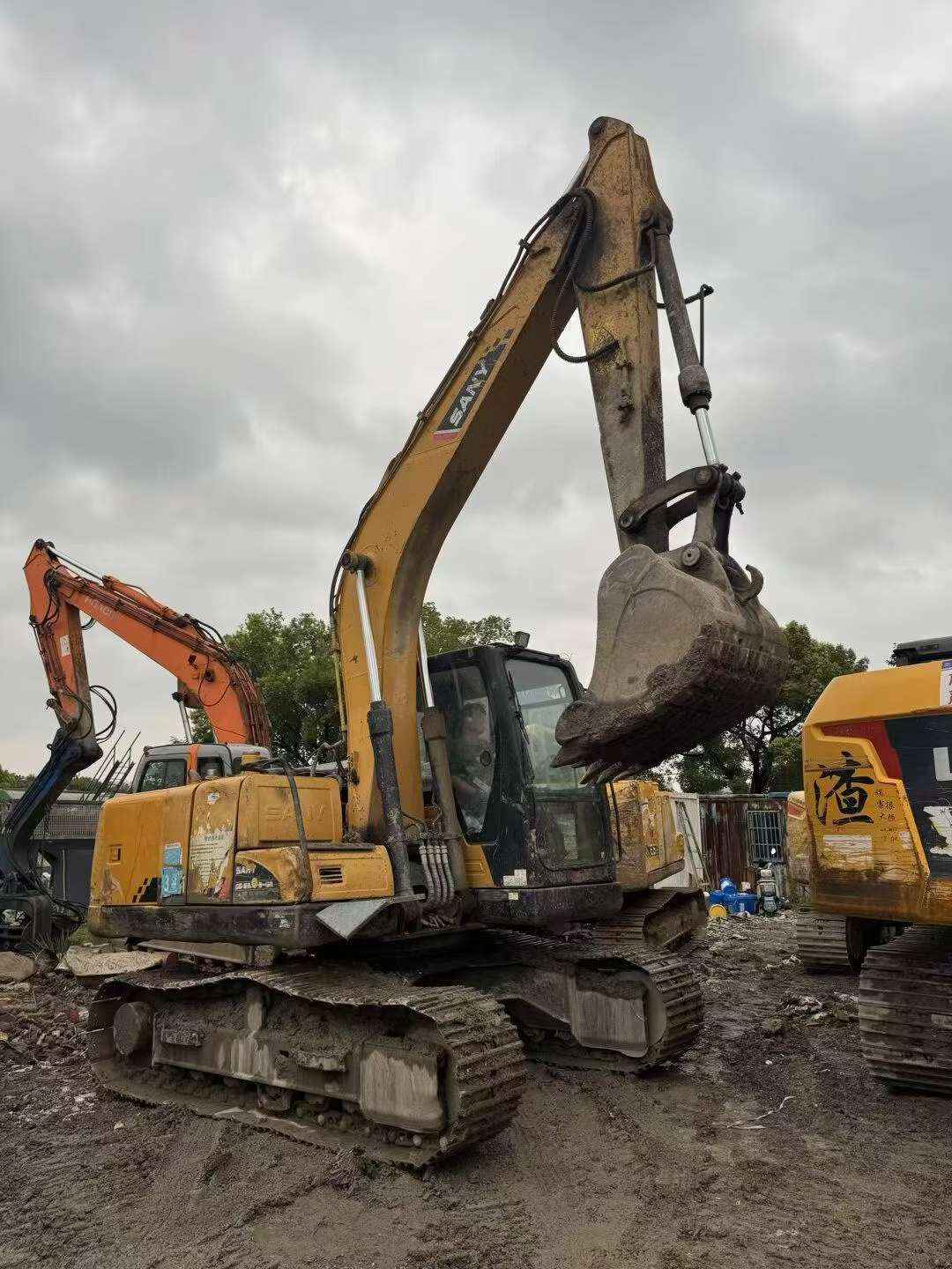 Buy Sany SY125C Used Excavator / 2
