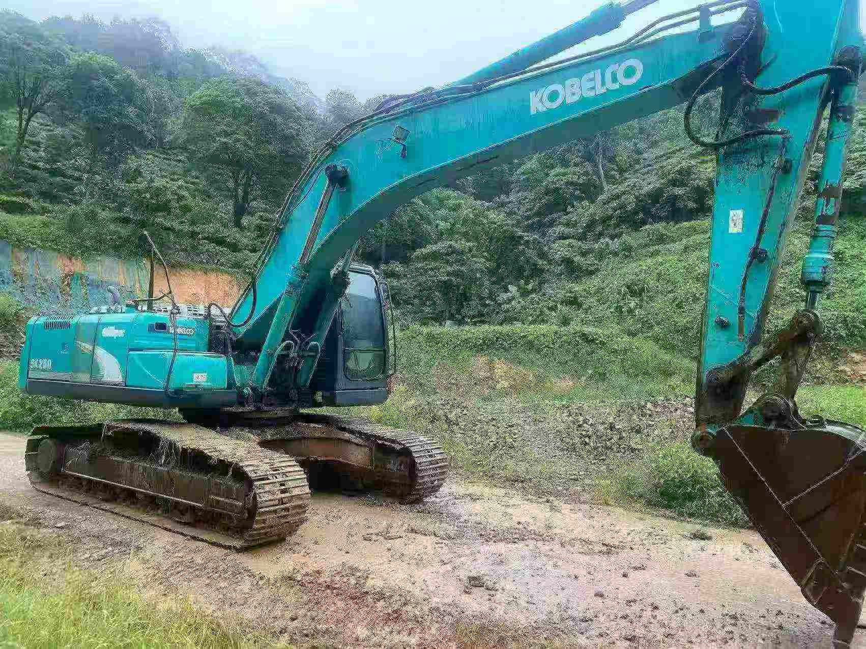 Buy Kobelco SK250 Used Excavator / 7