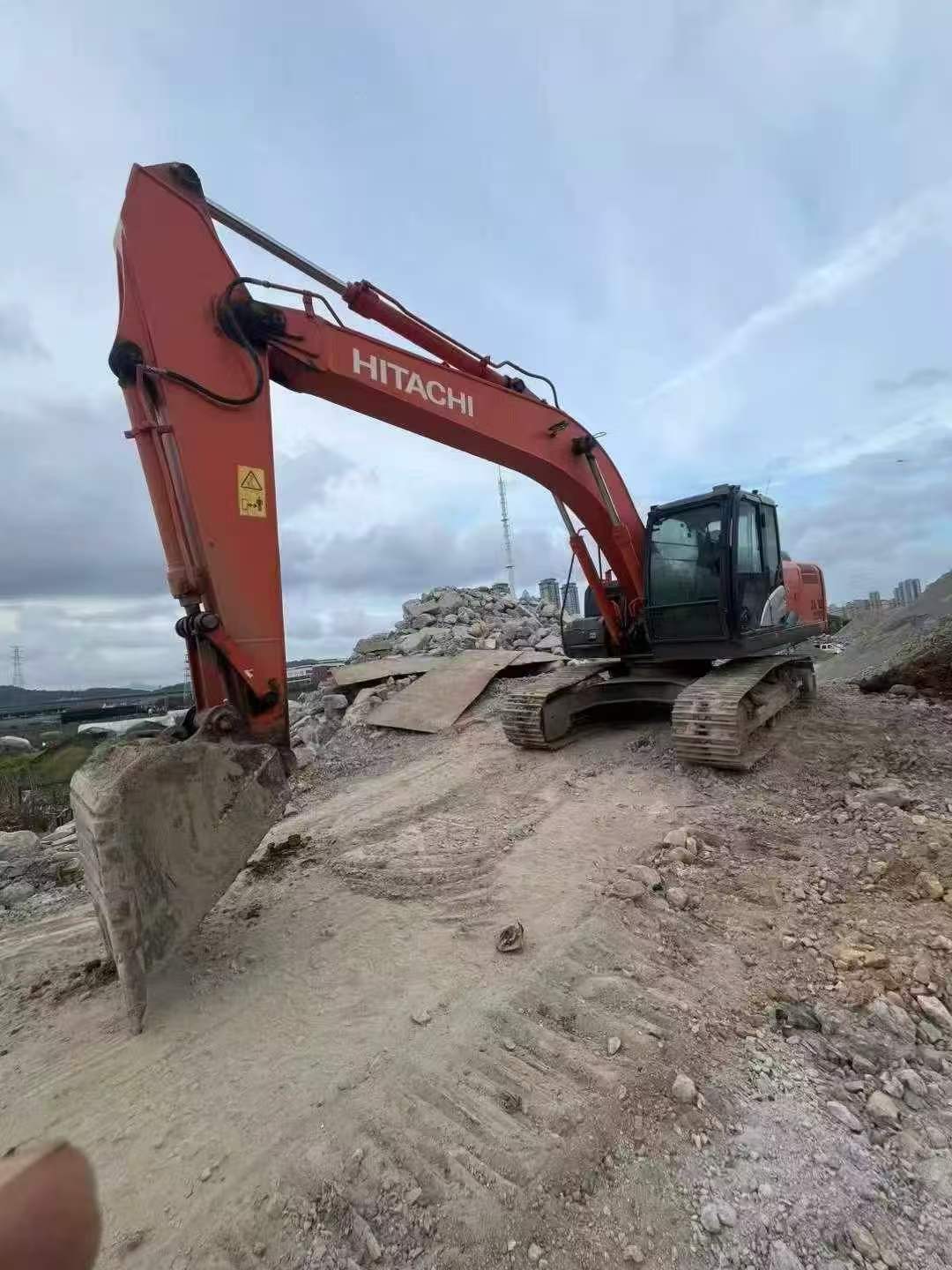Buy Hitachi ZH200-5A Used Excavator / 5