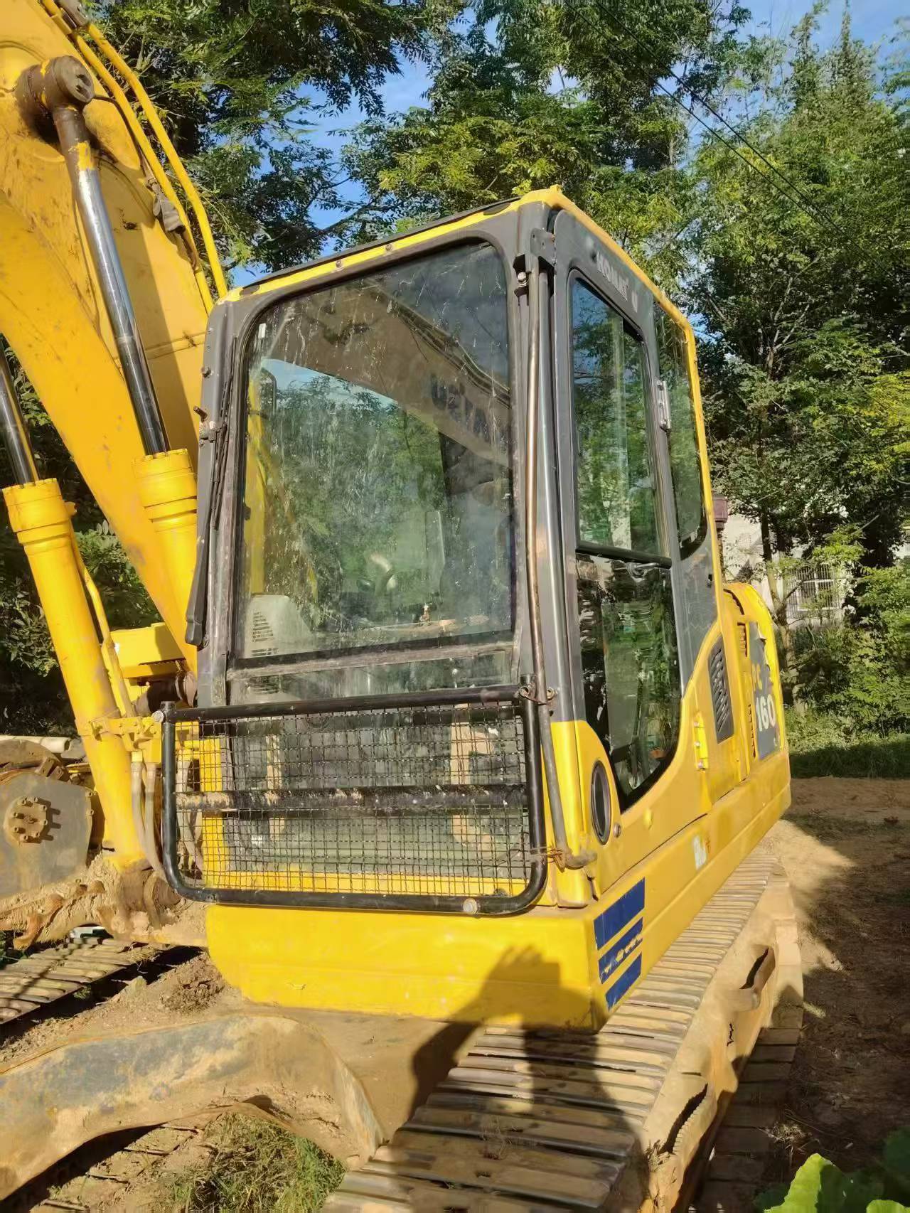 Buy Komatsu PC130 Used Excavator / 3