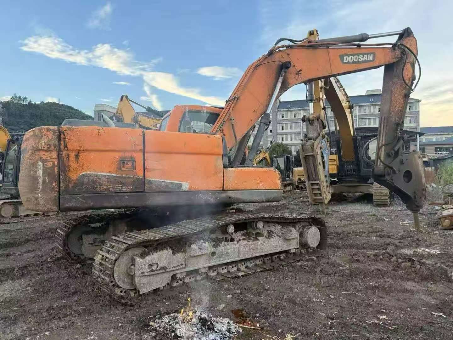 Buy Doosan DH215-7 Used Excavator / 4