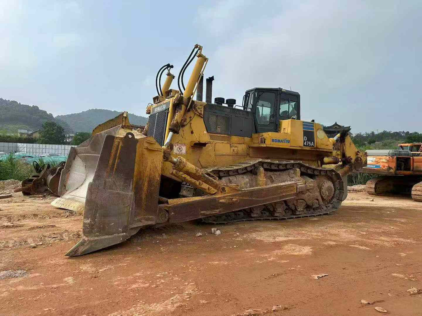 Buy Komatsu WA475-10 Used Excavator / 2
