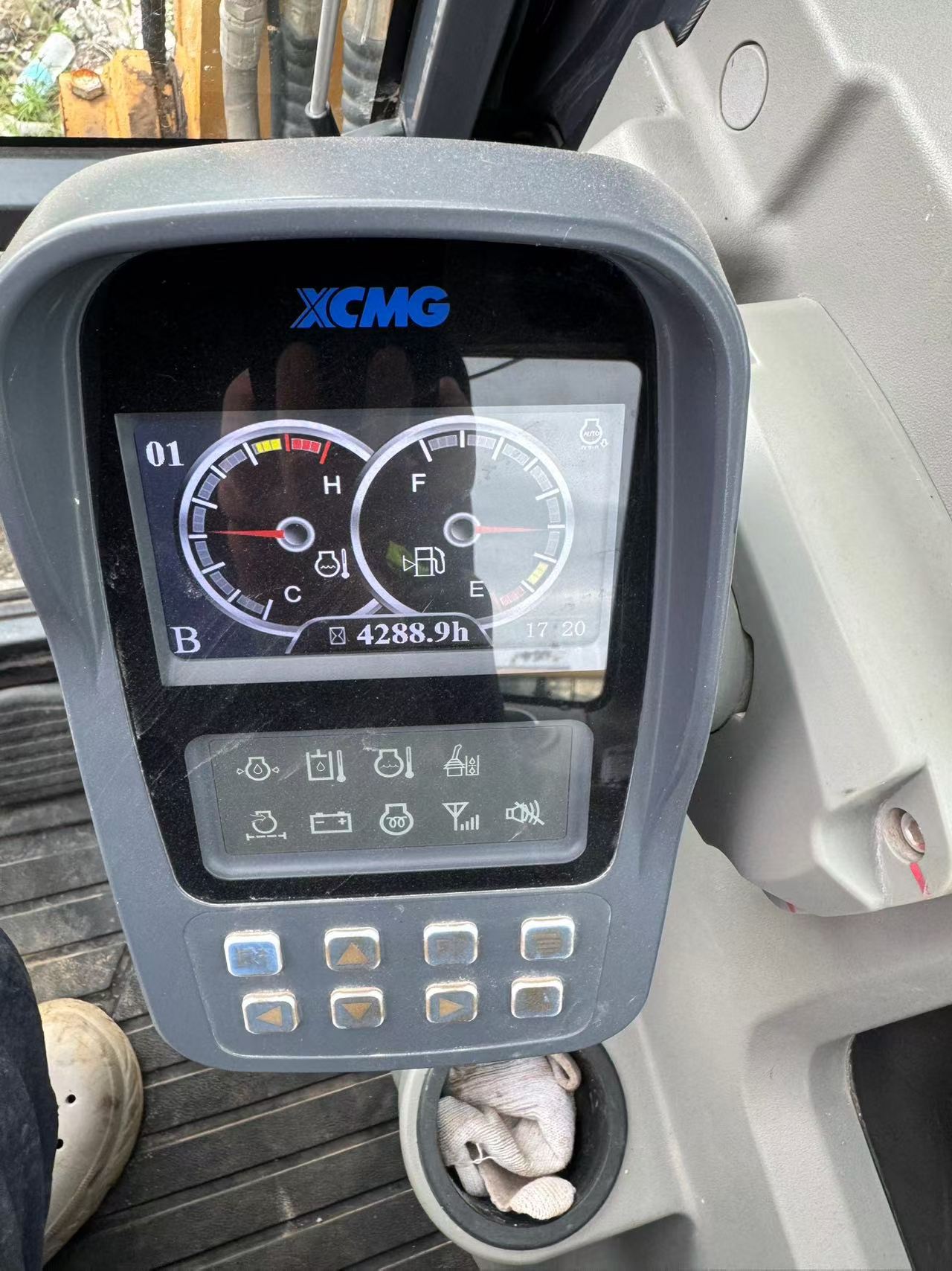 Buy XCMG XE60 Used Excavator / 2