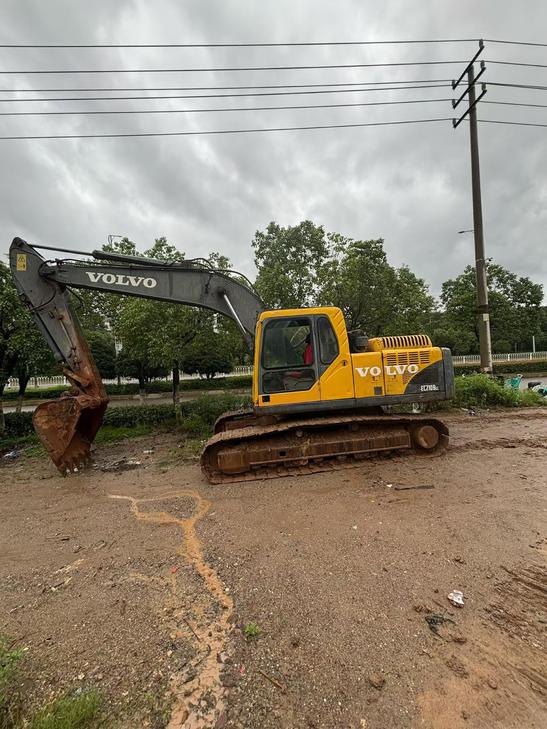 Buy Volvo Used Excavator / 1