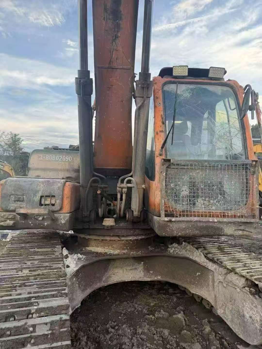 Buy Doosan DH215-7 Used Excavator / 3