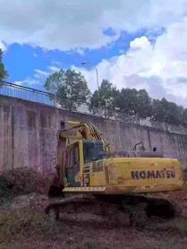 Buy Komatsu HB215LC-1 Used Excavator / 4 Buy Komatsu HB215LC-1 Used Excavator / 4