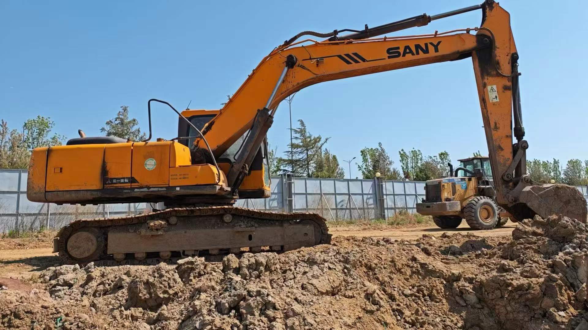 Buy Sany SY215C Used Excavator / 4