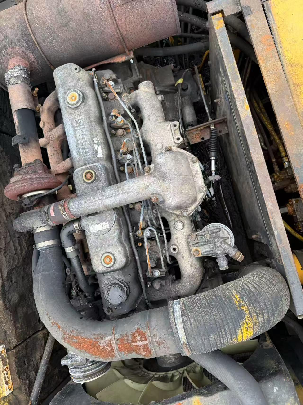 Buy Kato 820-3SP Used Excavator / 7