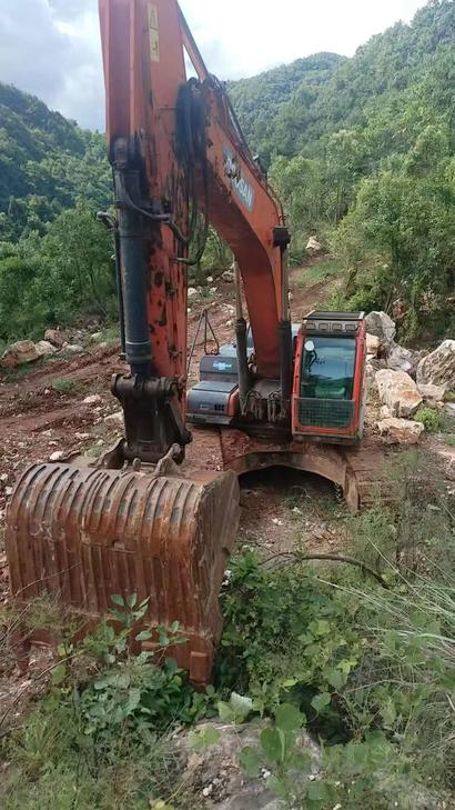 Buy Doosan DH370 Used Excavator / 1