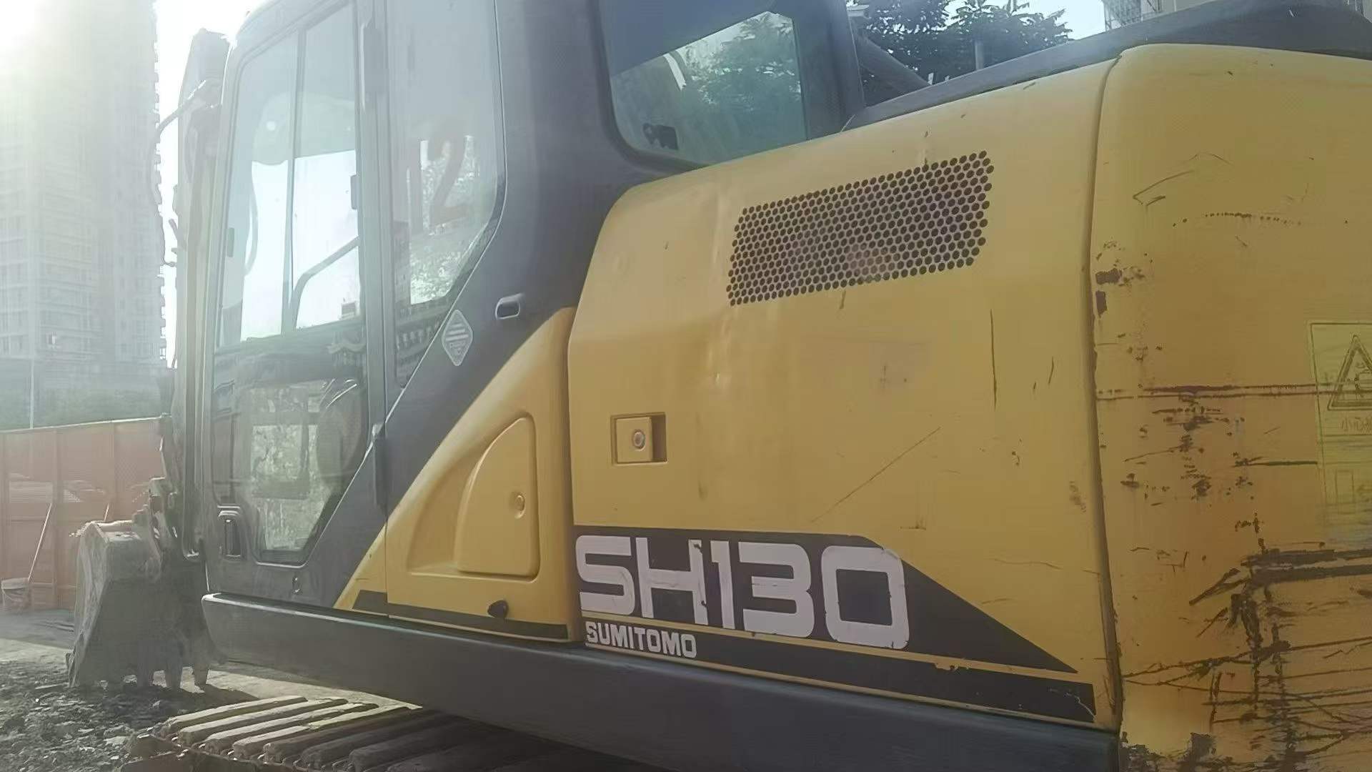 Buy Sumitomo SH130-3 Used Excavator / 2