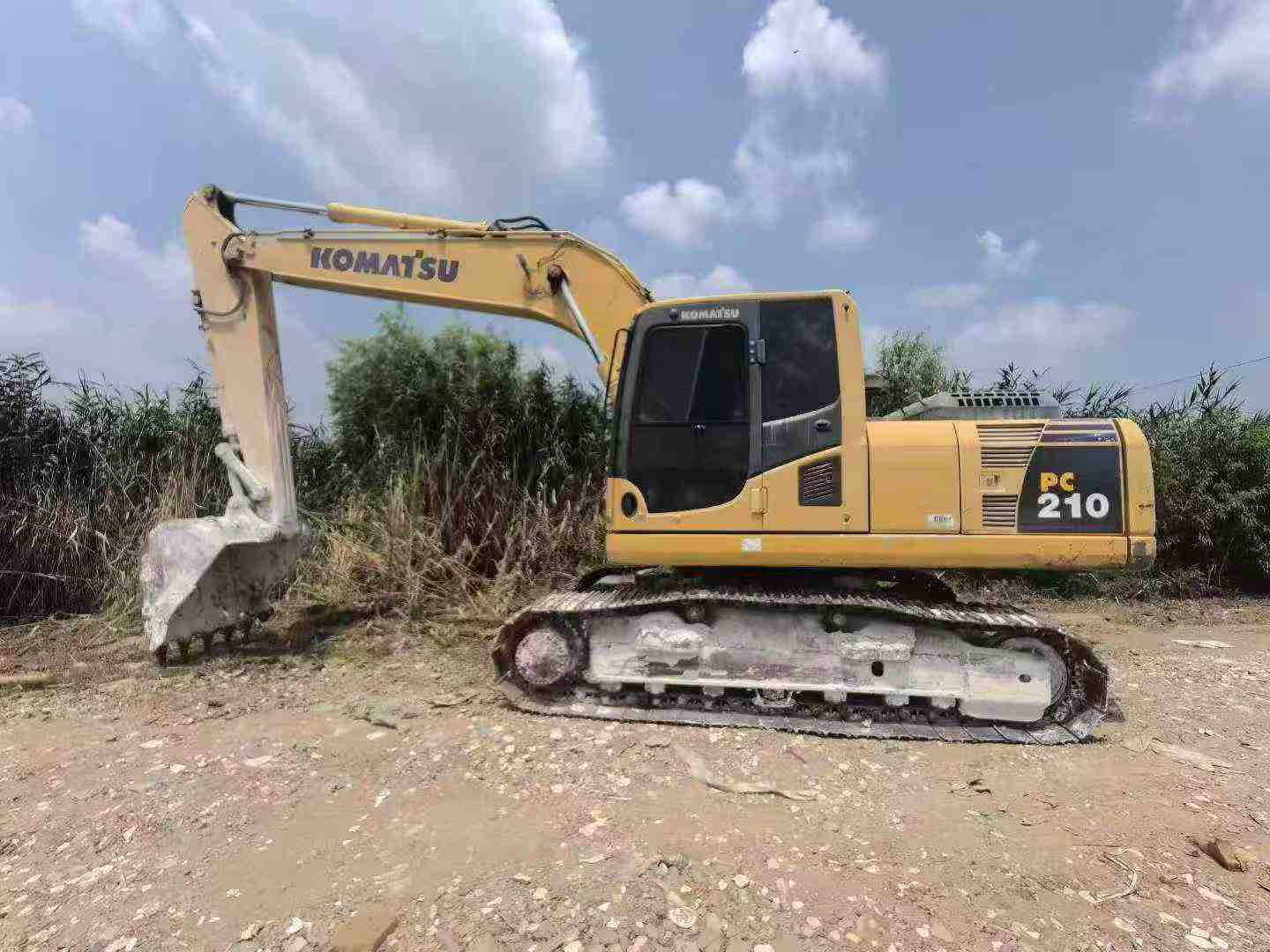 Buy Komatsu PC200 Used Excavator / 2