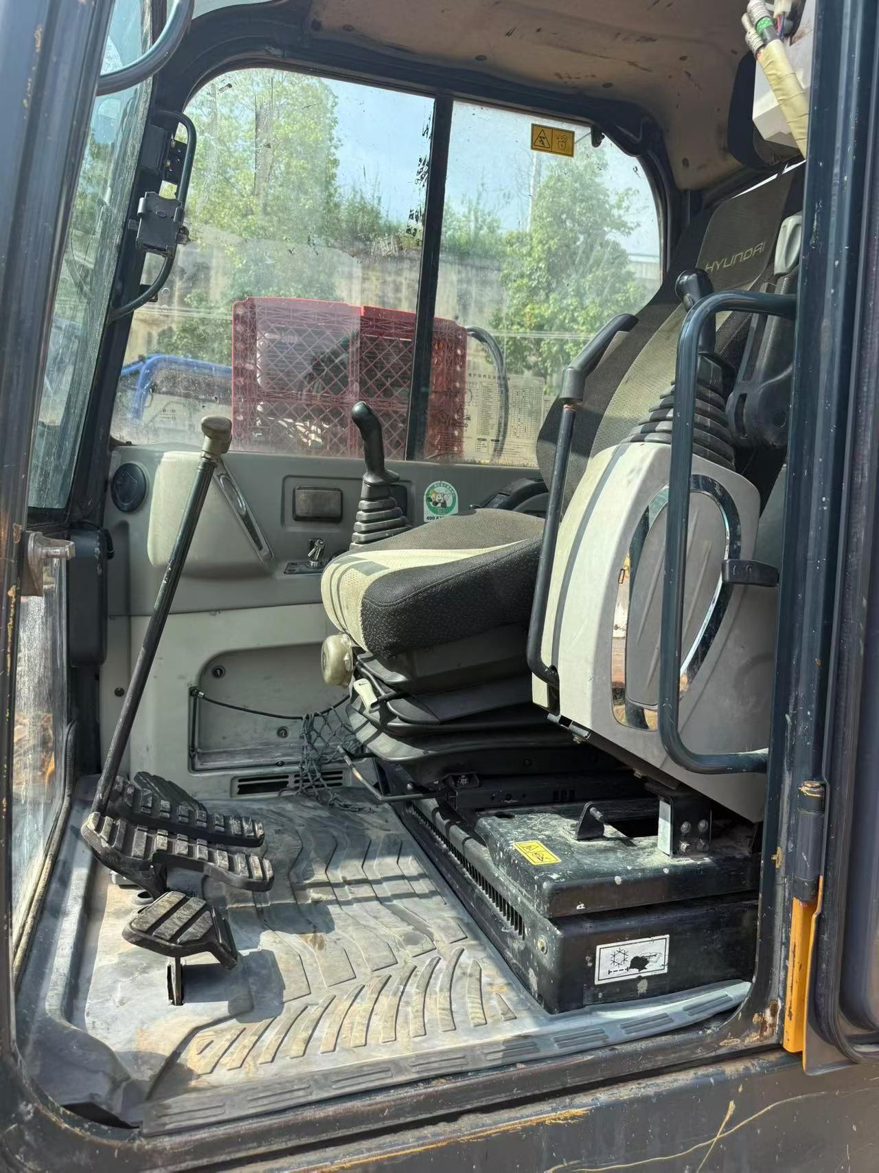 Buy Hyundai HX60 Used Excavator / 5