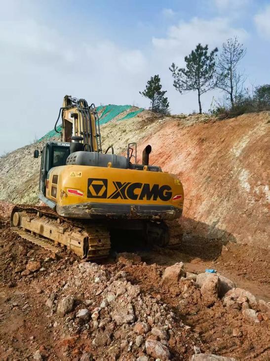Buy XCMG XE400T Used Excavator / 1