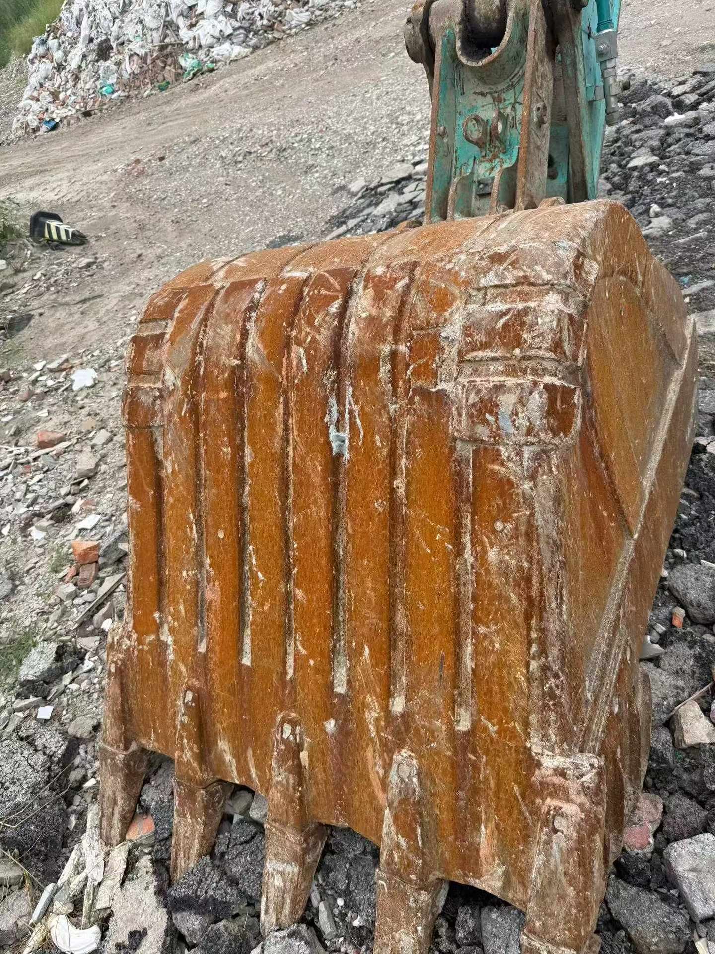 Buy Kobelco SK200 Used Excavator / 9