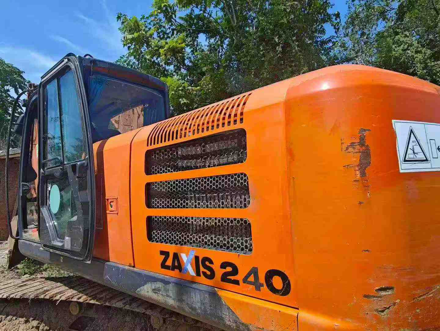 Buy Hitachi ZX200-5G Used Excavator / 7