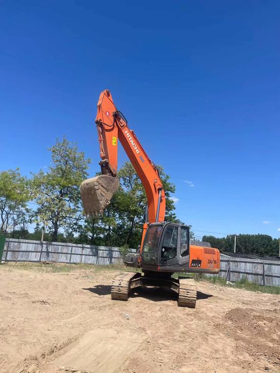 Buy Hitachi ZX240 Used Excavator / 1