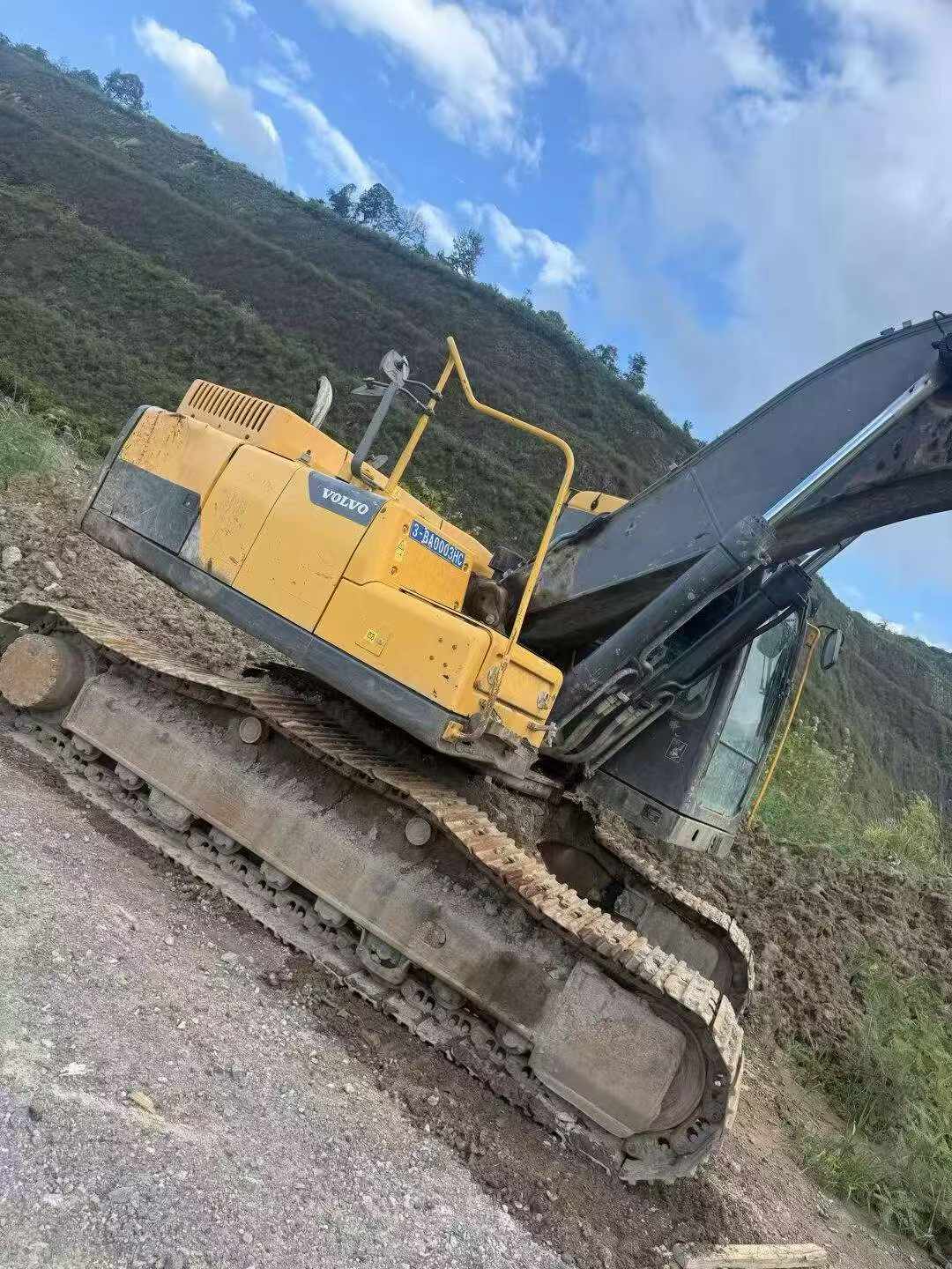 Buy Volvo L250G Used Excavator / 6