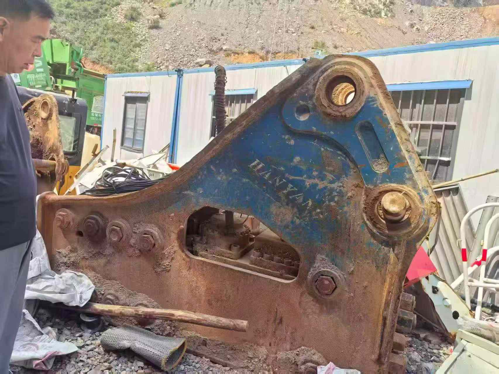 Buy Doosan DX520LC Used Excavator / 9