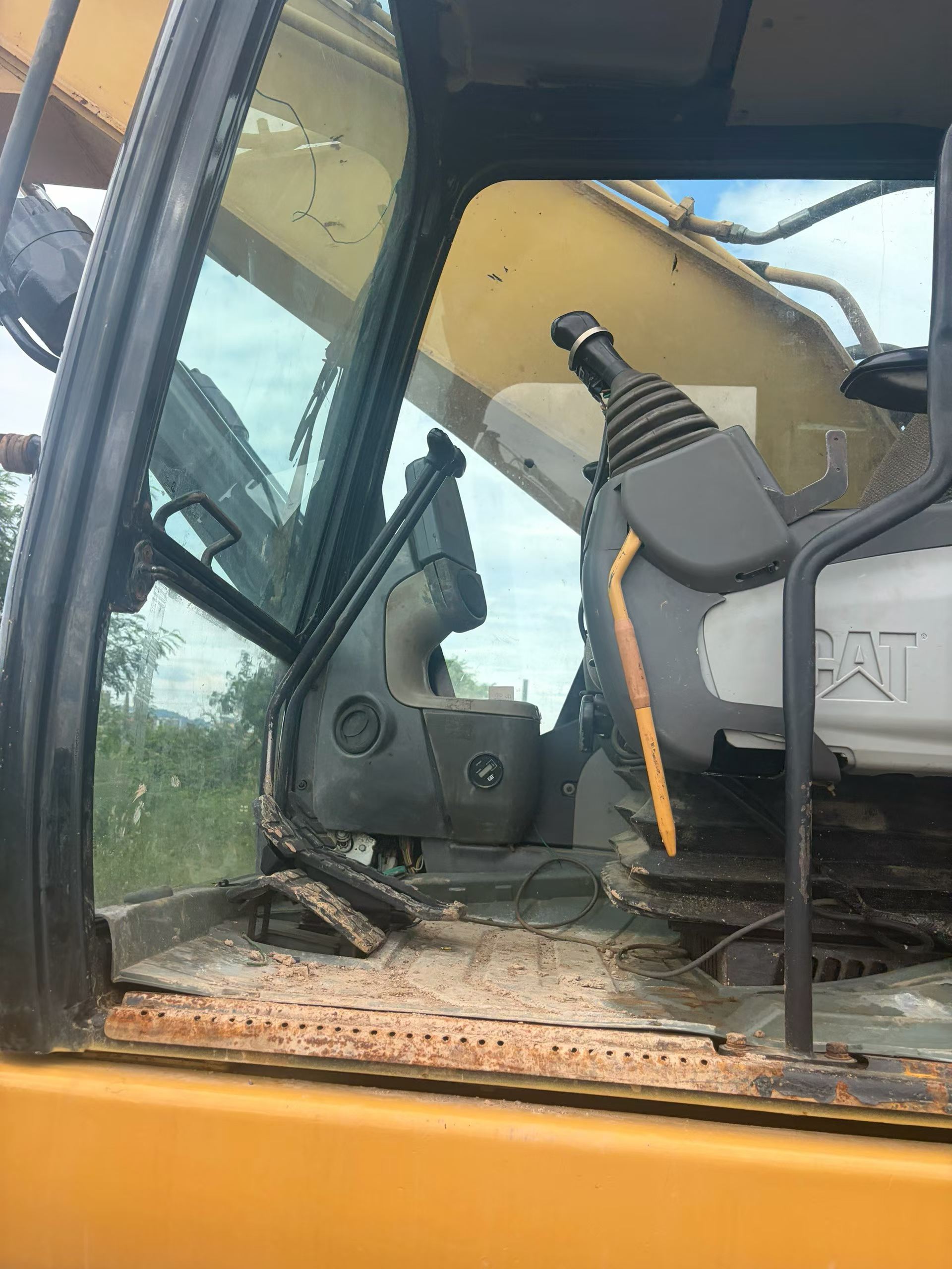Buy Caterpillar 330B Used Excavator / 2