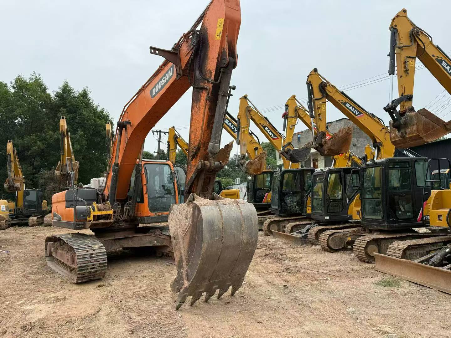 Buy Doosan DH220 Used Excavator / 3