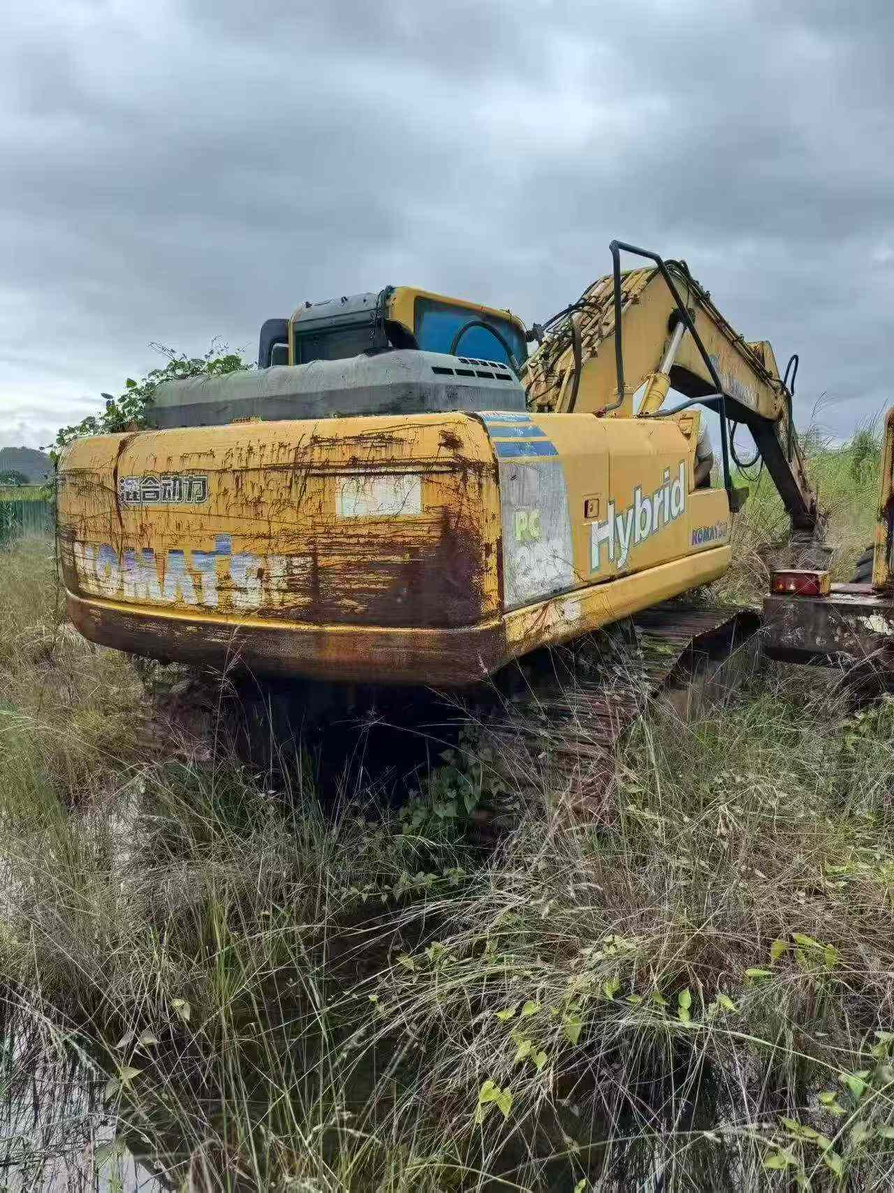 Buy Komatsu PC200-8 Used Excavator / 3