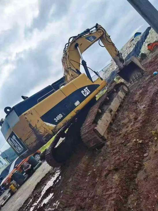 Buy Caterpillar 349E Used Excavator / 1