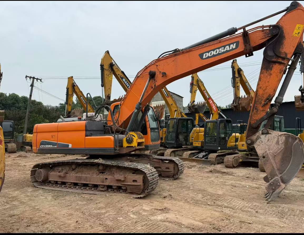 Buy Doosan DH220 Used Excavator / 2
