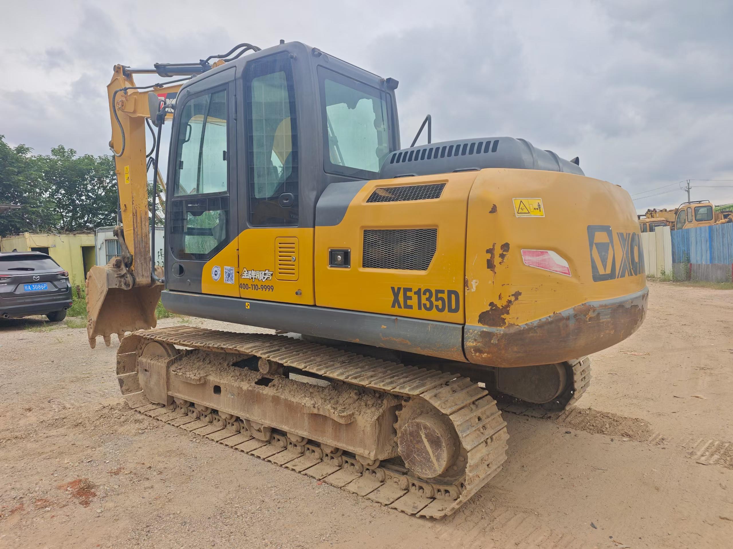 Buy XCMG XE135D Used Excavator / 3