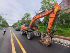 Buy Doosan DH150 Used Excavator / 5 Buy Doosan DH150 Used Excavator / 5