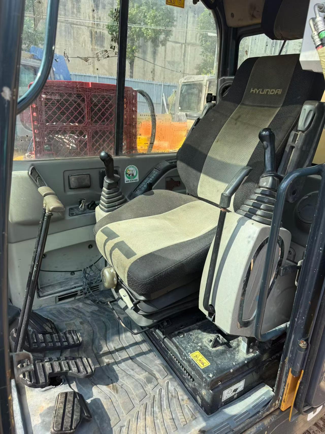 Buy Hyundai HX60 Used Excavator / 4