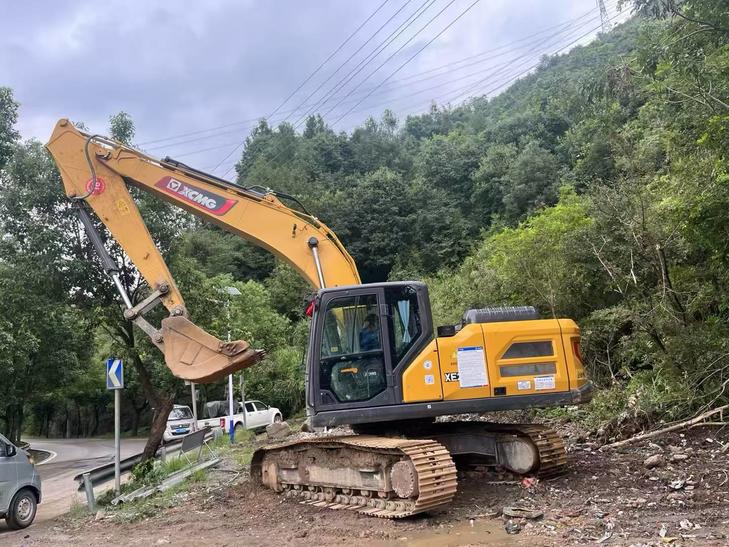 Buy XCMG XE200 Used Excavator / 1