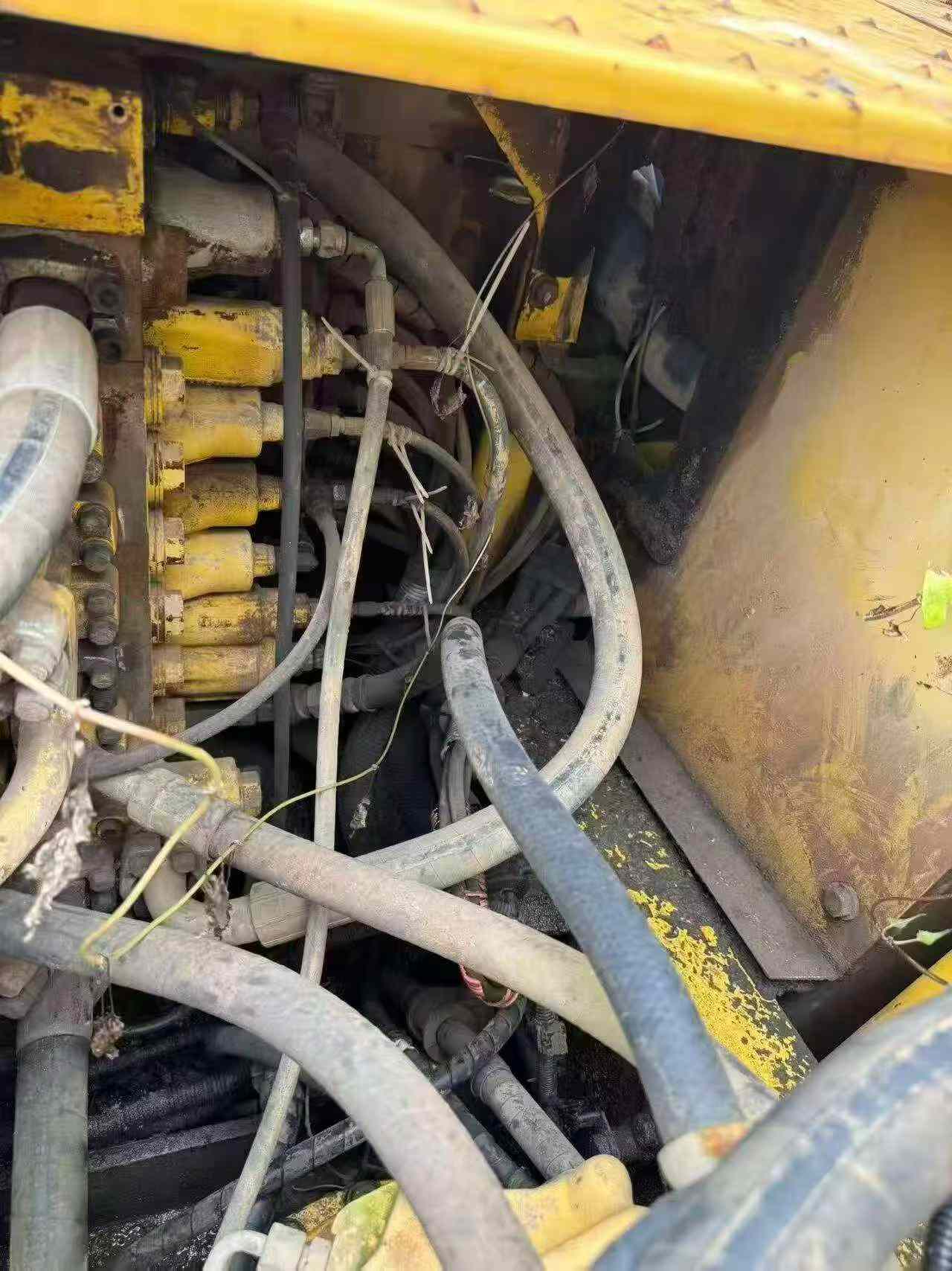 Buy Komatsu PC200-8 Used Excavator / 4