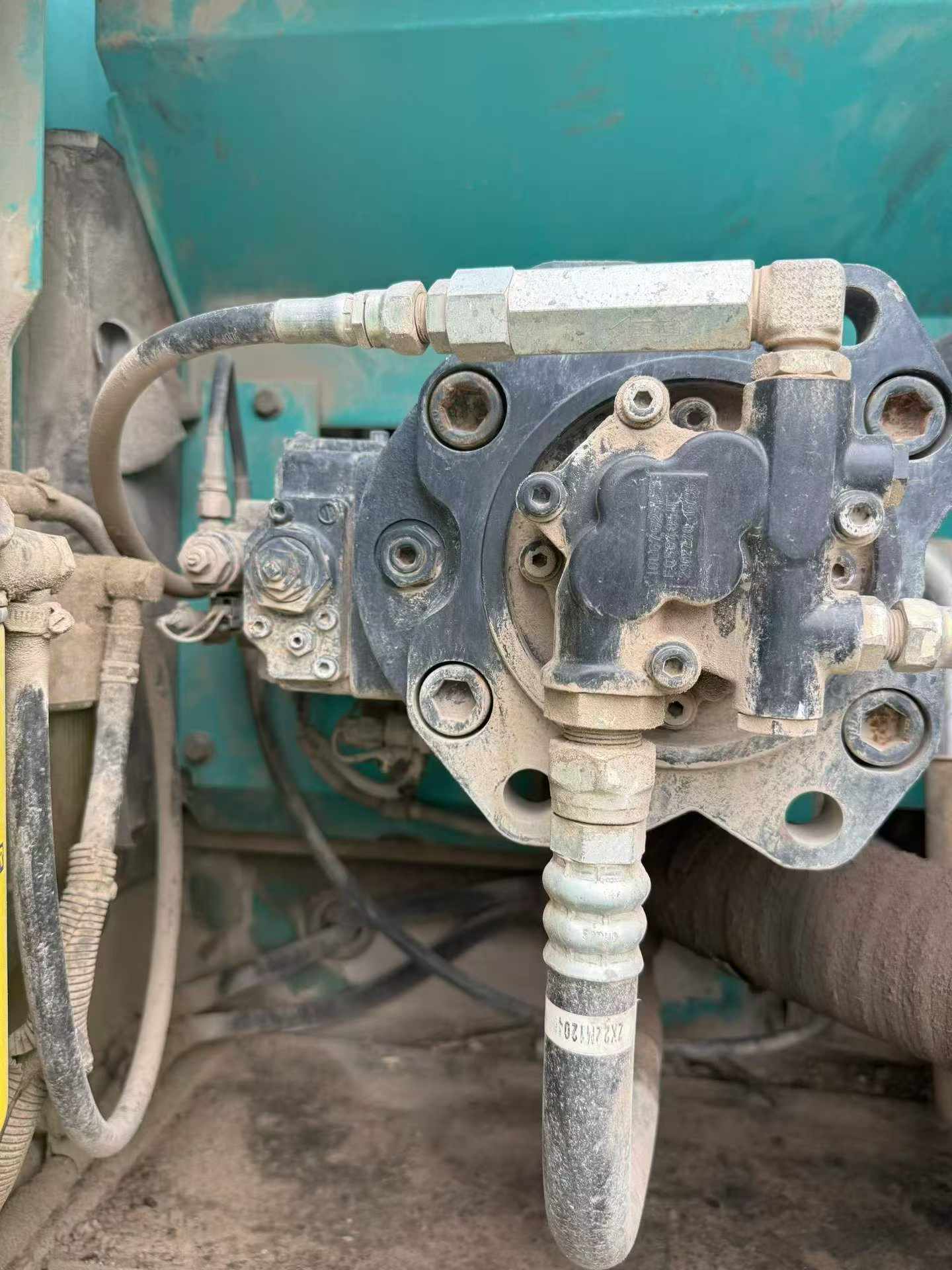Buy Kobelco SK200 Used Excavator / 5