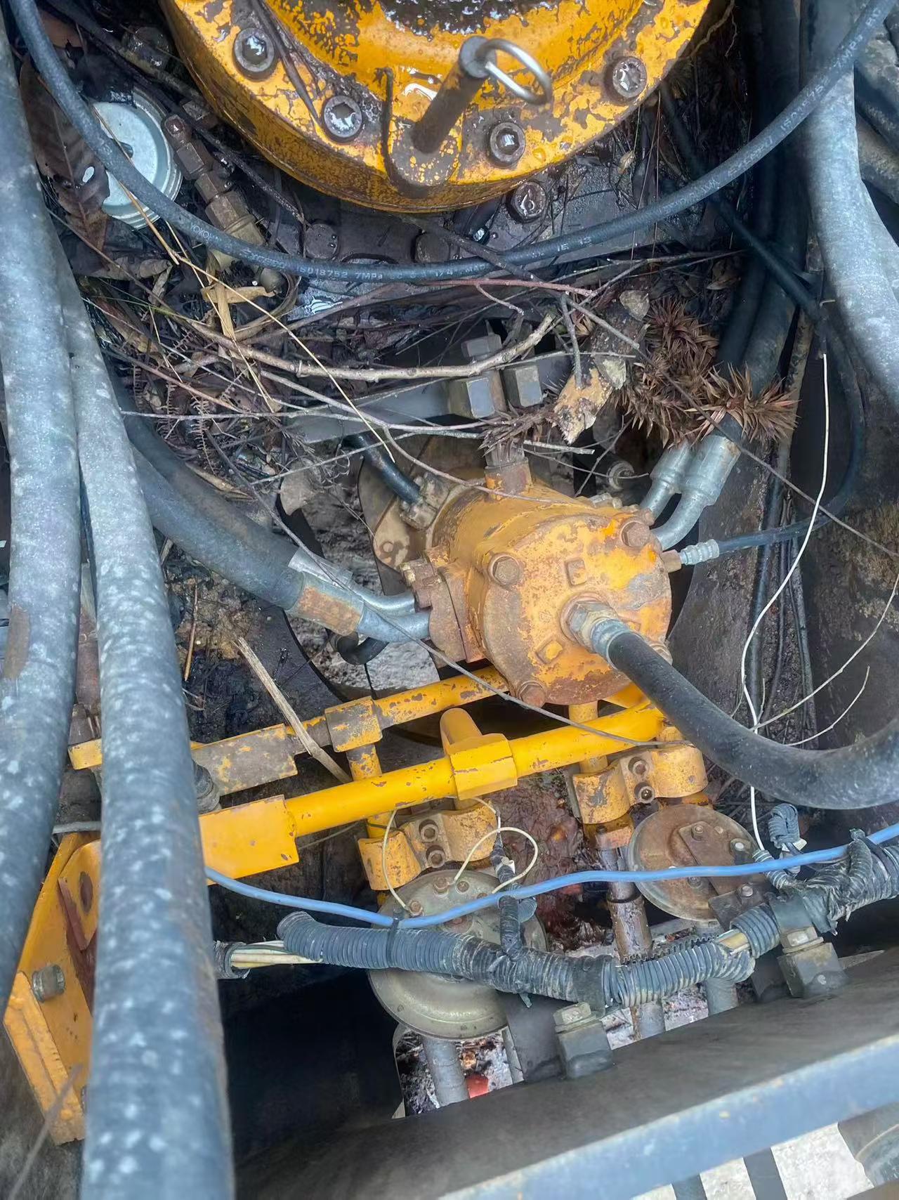 Buy Komatsu PC130 Used Excavator / 3
