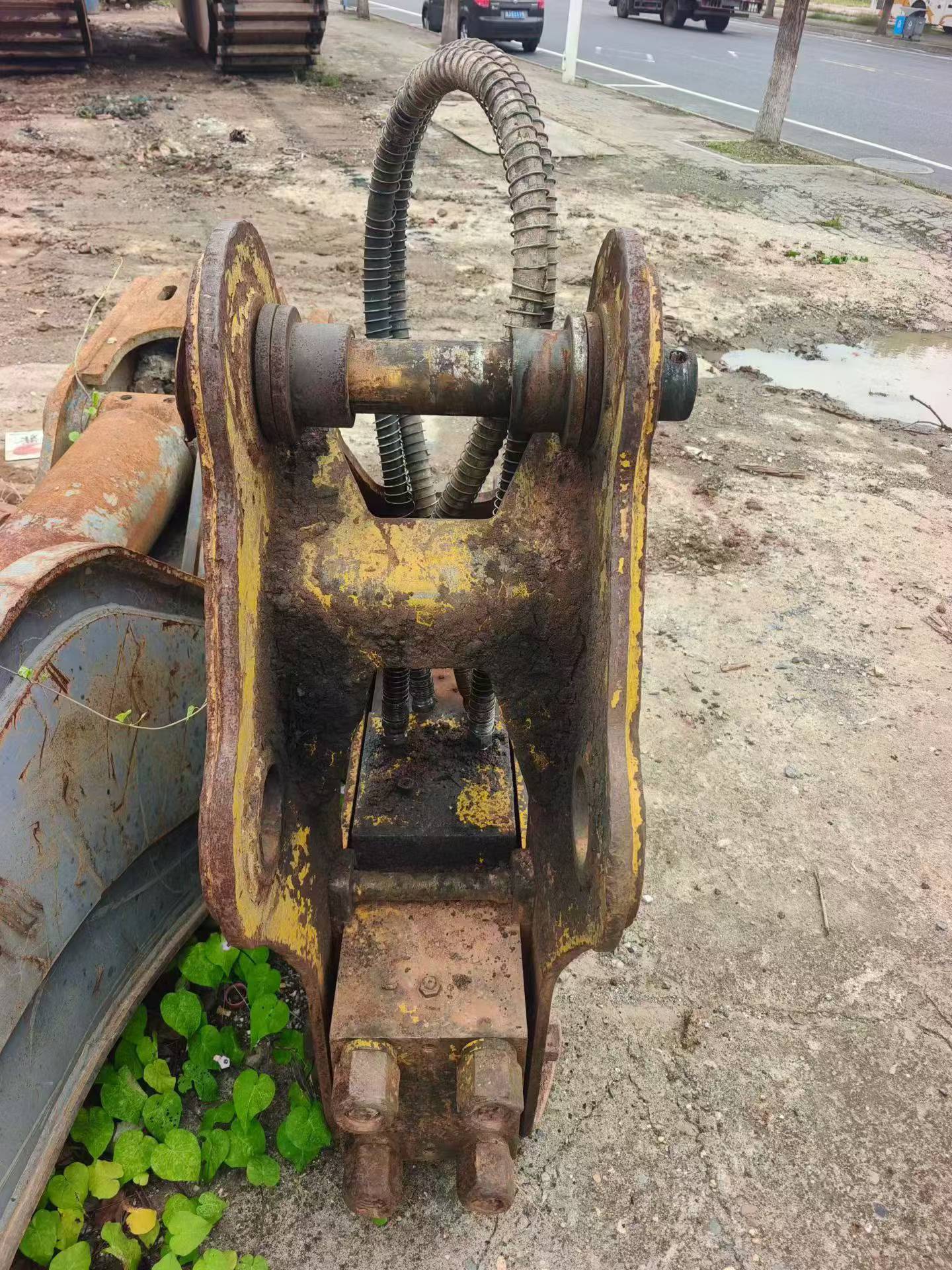 Buy Caterpillar 320C Used Excavator / 4