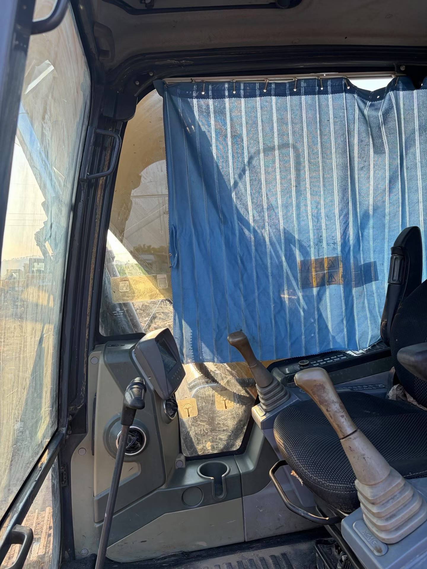 Buy XCMG XE135B Used Excavator / 9