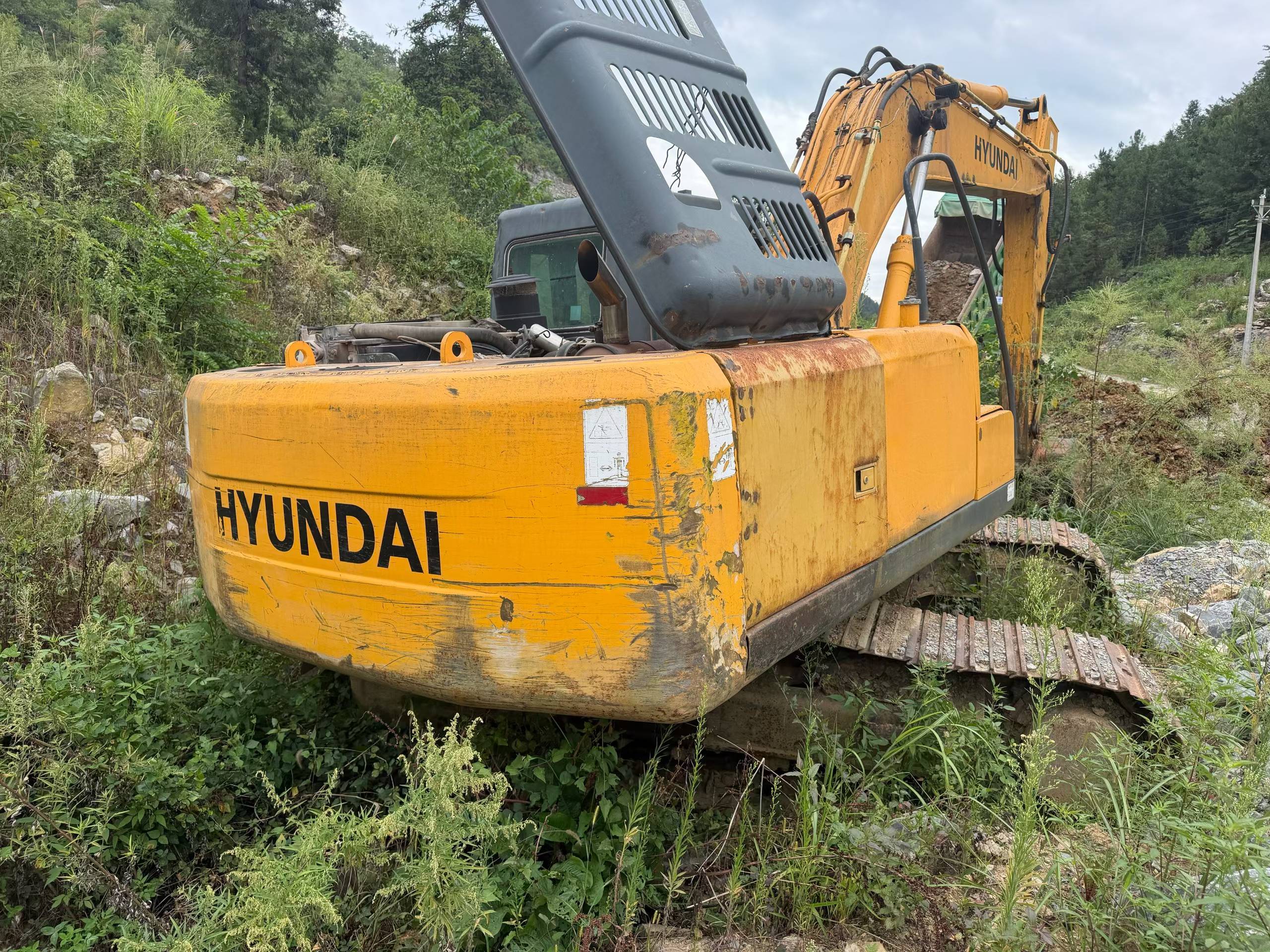Buy Hyundai R215-7 Used Excavator / 2