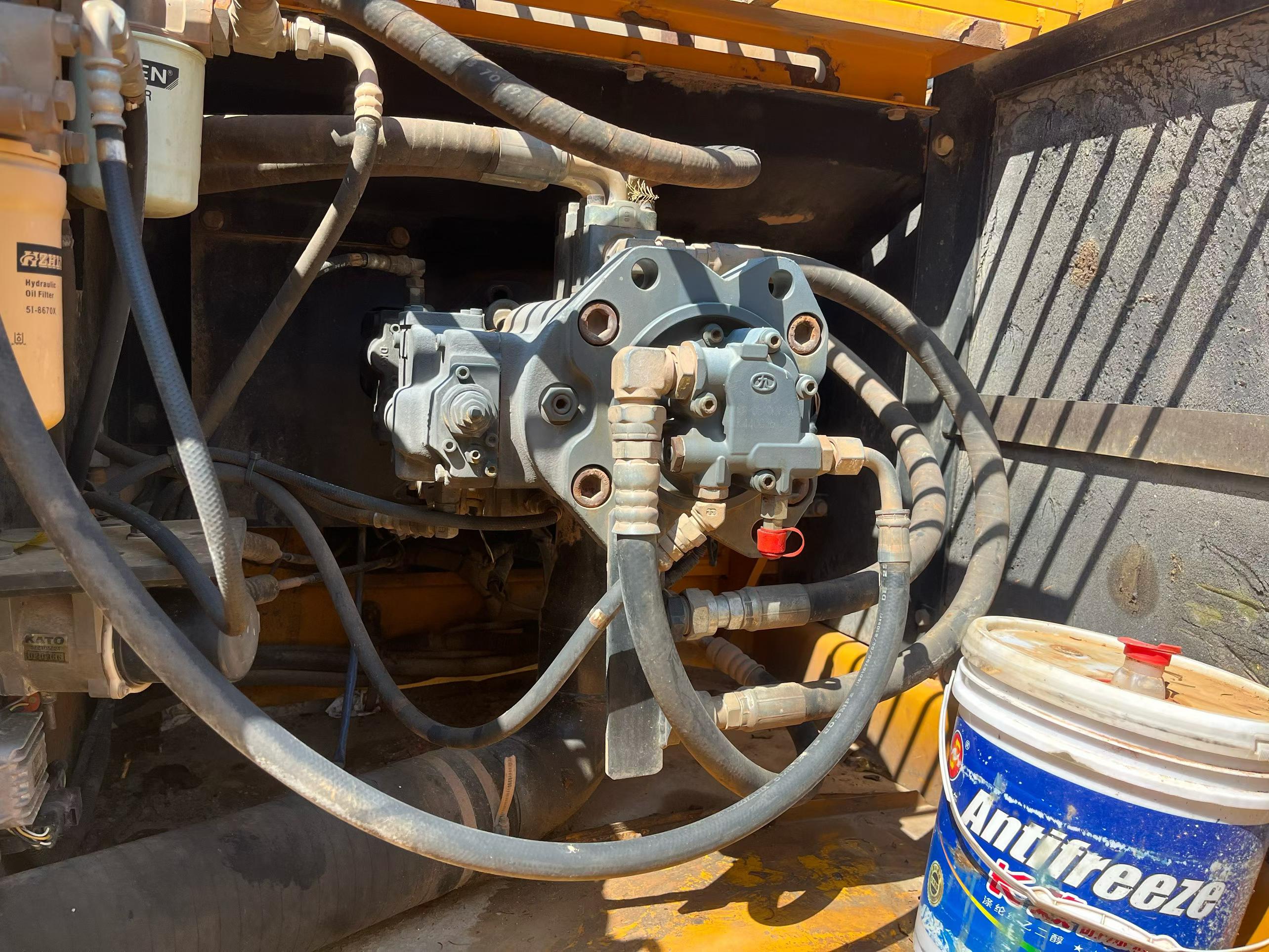 Buy Kato HD820R Used Excavator / 2