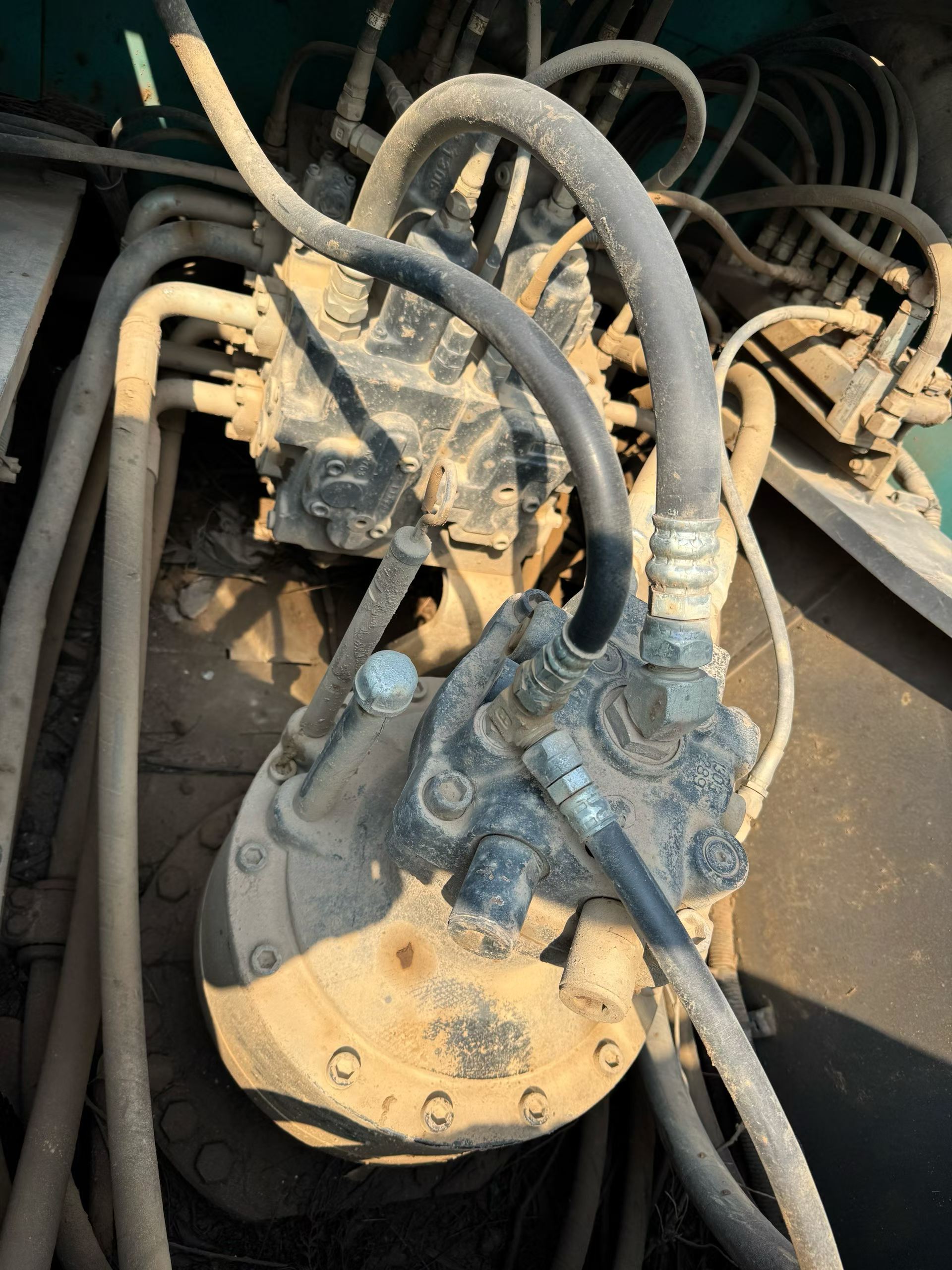 Buy Kobelco SK260 Used Excavator / 9