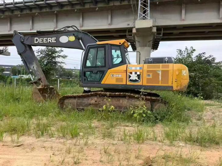 Buy JohnDeere E210 Used Excavator / 1