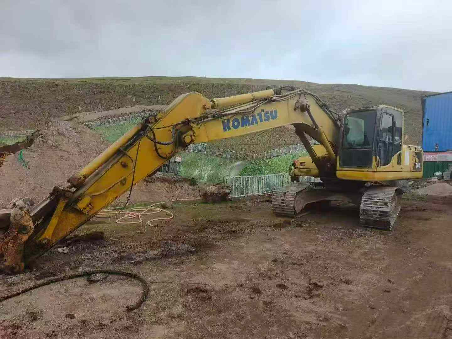 Buy Komatsu PC200 Used Excavator / 4