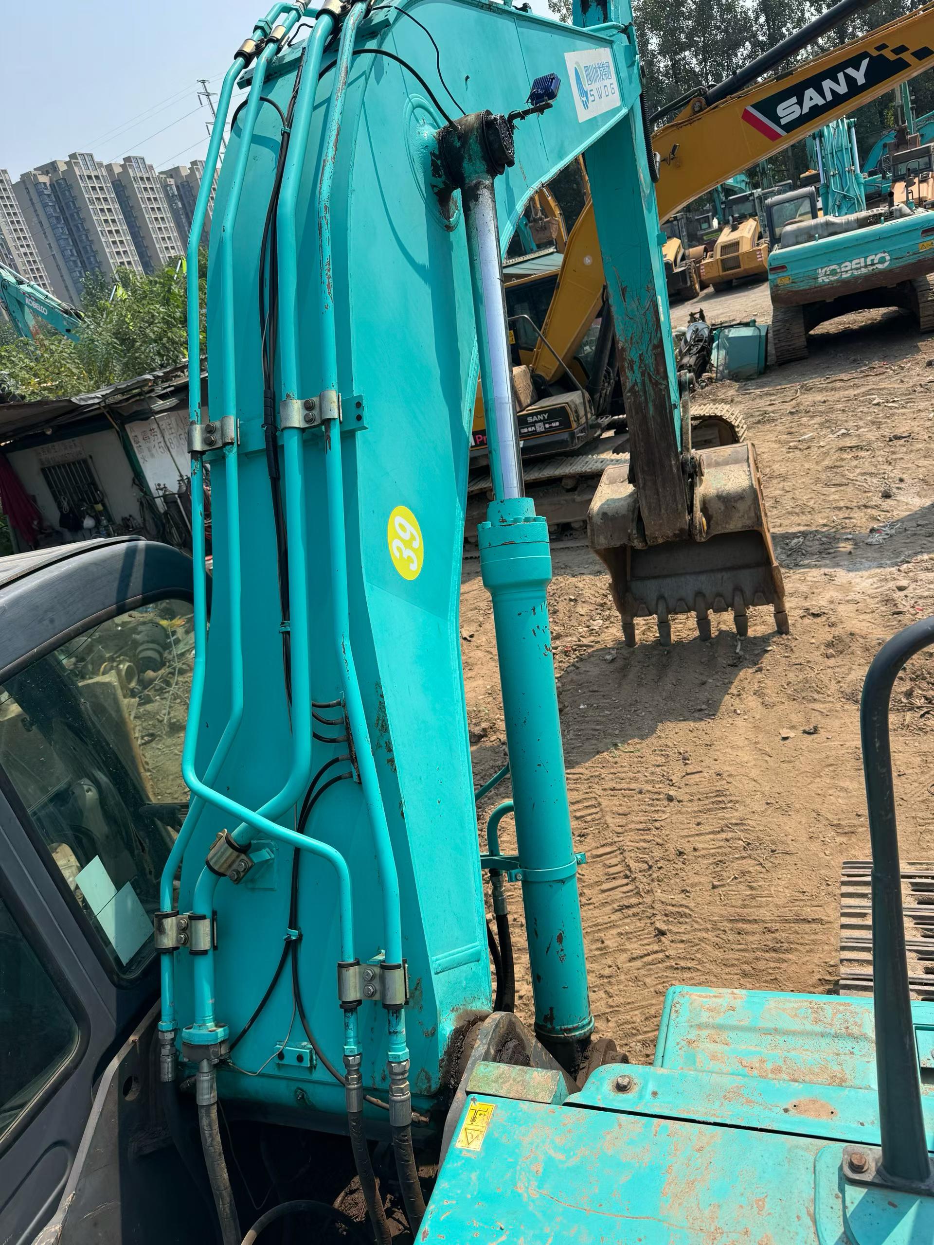 Buy Kobelco SK260 Used Excavator / 6
